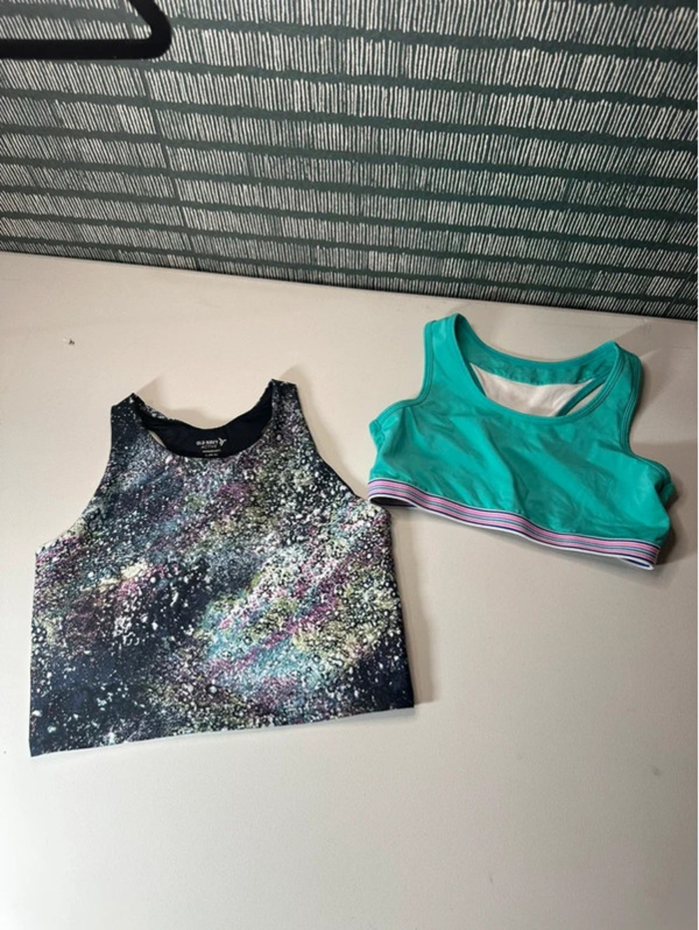 Old Navy PowerSoft Crop Tank & Hanes Sports Bra Bundle Size Kids Large G00129
